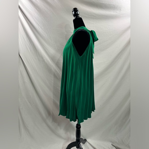 Green Tie Back Pleated Halter Dress - Picture 7 of 8